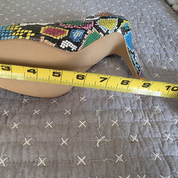 Multicolor Pointed Toe Heels - Picture 8 of 11